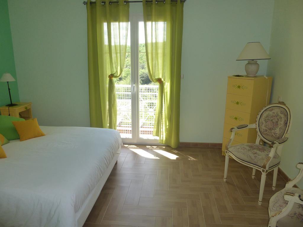 Domaine De Flo Adult A Partir De 16 Ans Bed & Breakfast Saint-Jean-de-la-Blaquiere Ruang foto