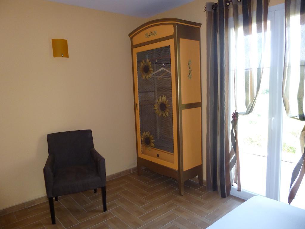 Domaine De Flo Adult A Partir De 16 Ans Bed & Breakfast Saint-Jean-de-la-Blaquiere Ruang foto